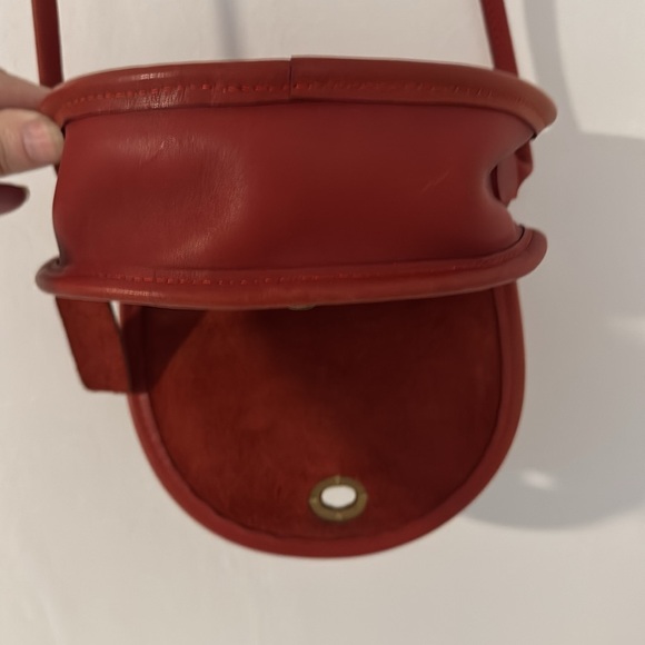 Vintage Crossbody Coach in red - Picture 6 of 6